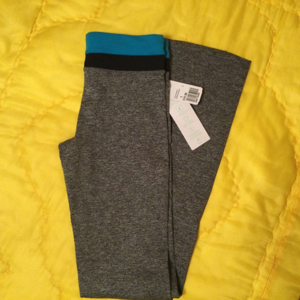 ⭐️ Forever 21 Athletic Pants size women’s small - Picture 13 of 13